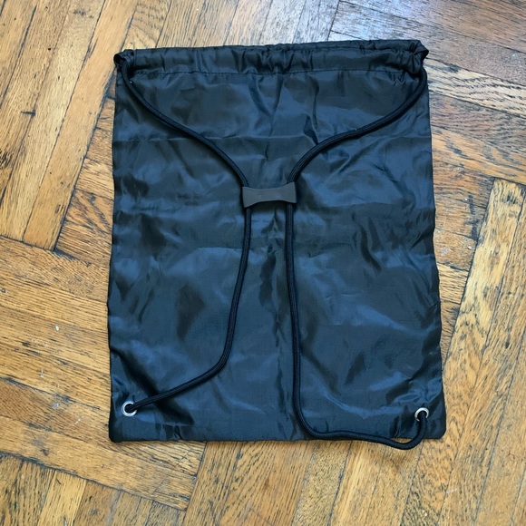 Black drawstring backpack - Picture 3 of 4